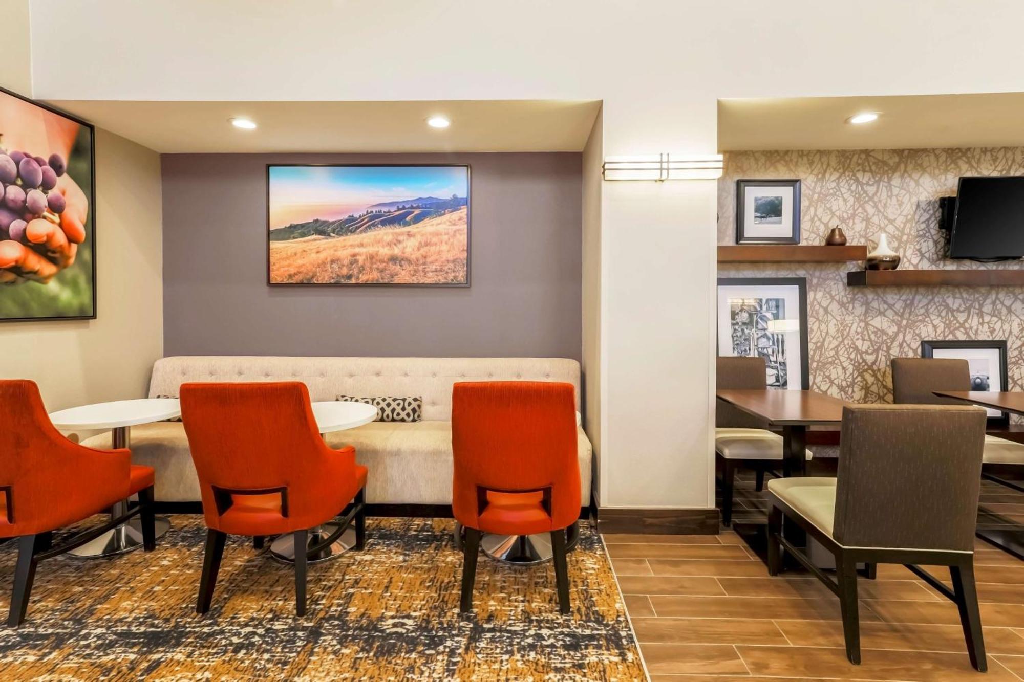 Hampton Inn & Suites Windsor-Sonoma Wine Country Exterior foto